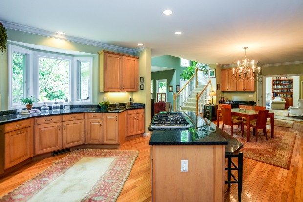 Balcon Estates, 11_kitchen.jpg